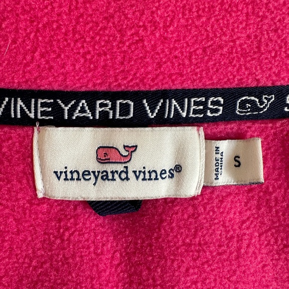 Vineyard Vines bright pink preppy flattering fleece zip-up vest women’s size S. - Picture 2 of 14